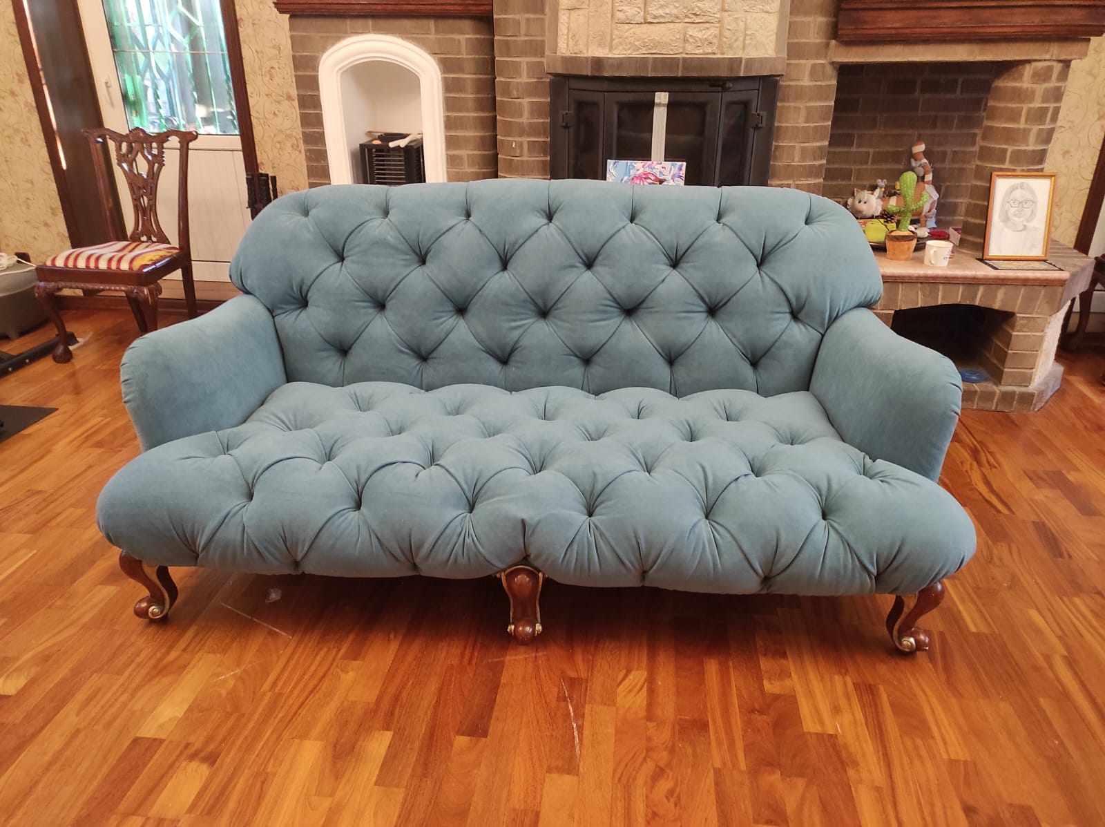 Обивка дивана. Белогорск